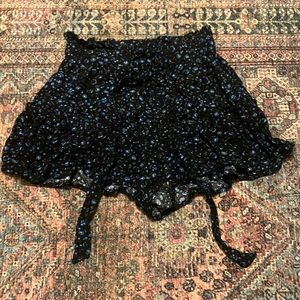 Navy blue/ light blue flower flowy SKORT SIZE S